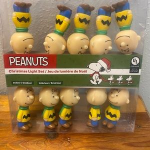 Peanuts Charlie Brown Indoor/ Outdoor Christmas Lights. New in box.